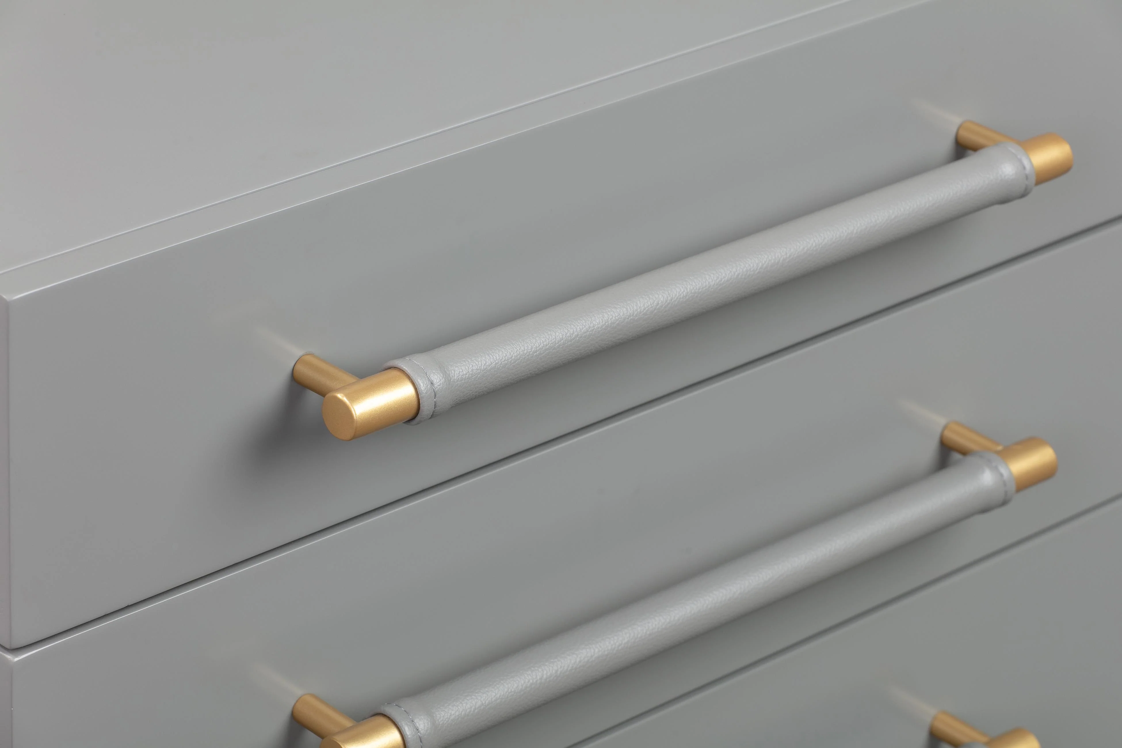 Trident 28" 3-Drawer Nightstand - Image 8